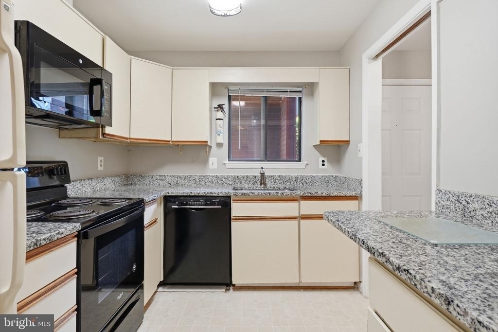 2822 Lee Oaks Place - Photo 7