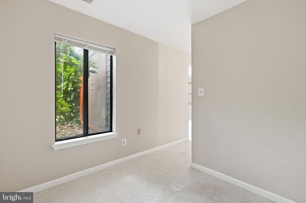 2822 Lee Oaks Place - Photo 10