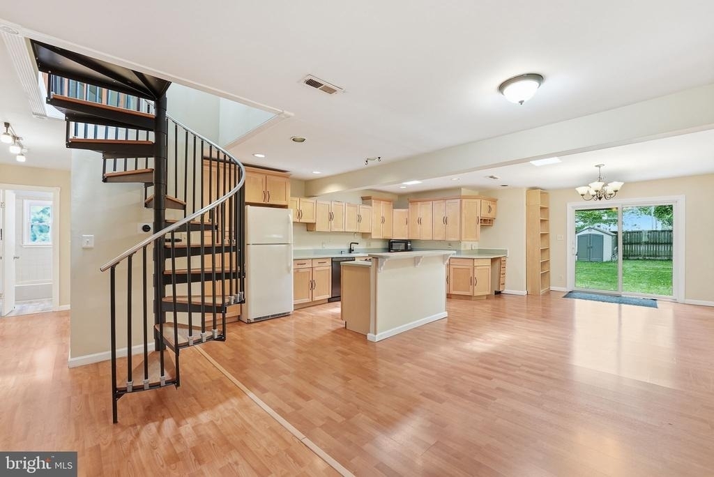 7605 Fisher Drive - Photo 5