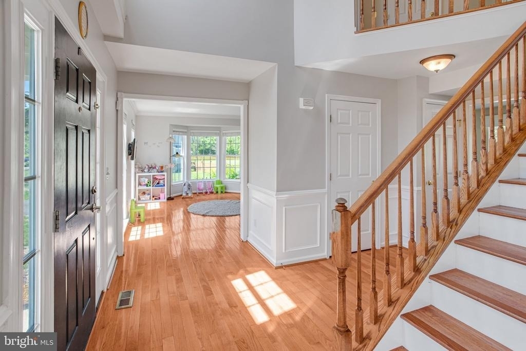 7012 Tiffany Court - Photo 2