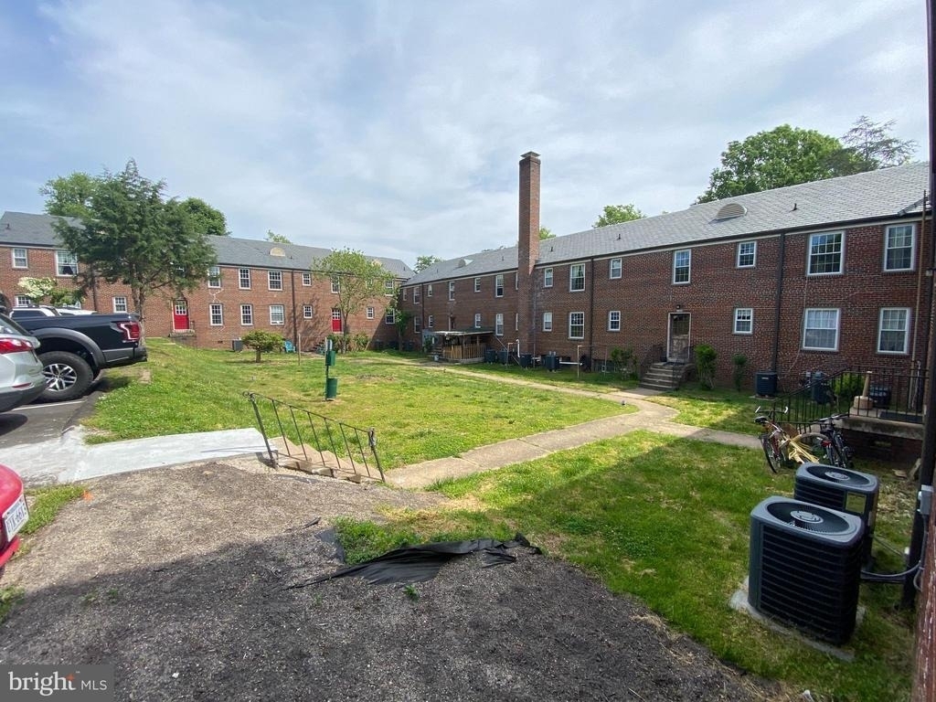 804 Monument Avenue - Photo 11