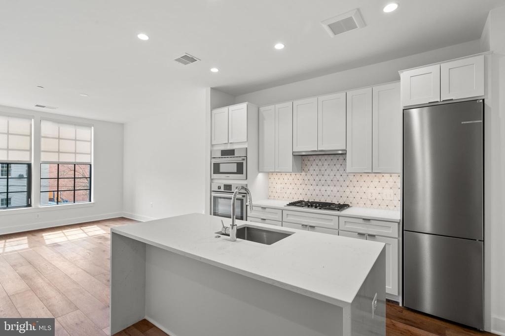 1312 King Street - Photo 1