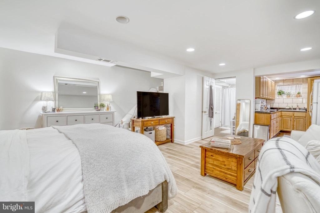 113 E Taylor Run Parkway - Photo 3