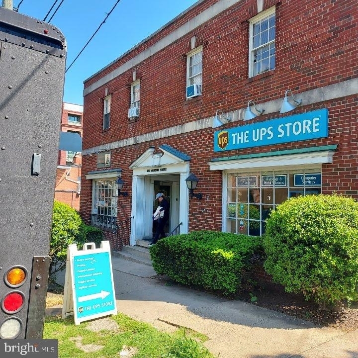 610 Madison Street - Photo 0