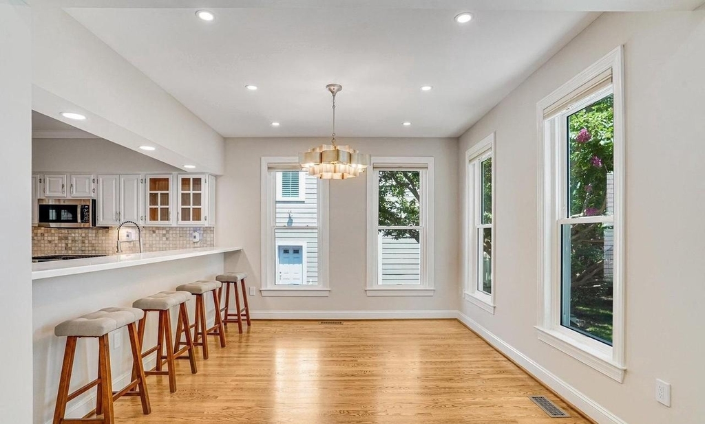 4728 23rd Street N - Photo 3