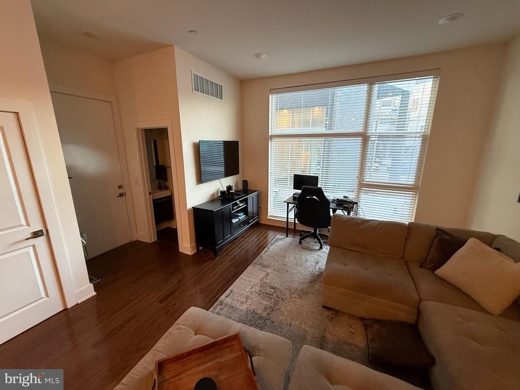 1115 Germantown Avenue - Photo 0