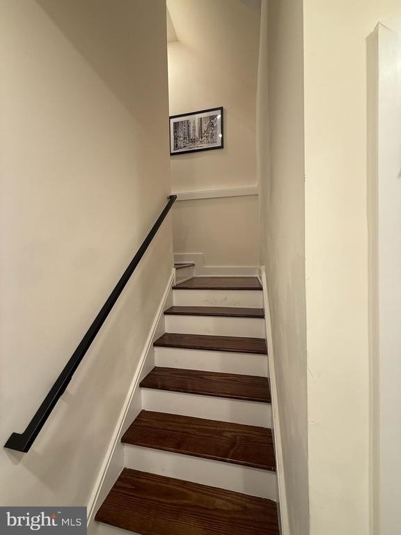 1115 Germantown Avenue - Photo 2