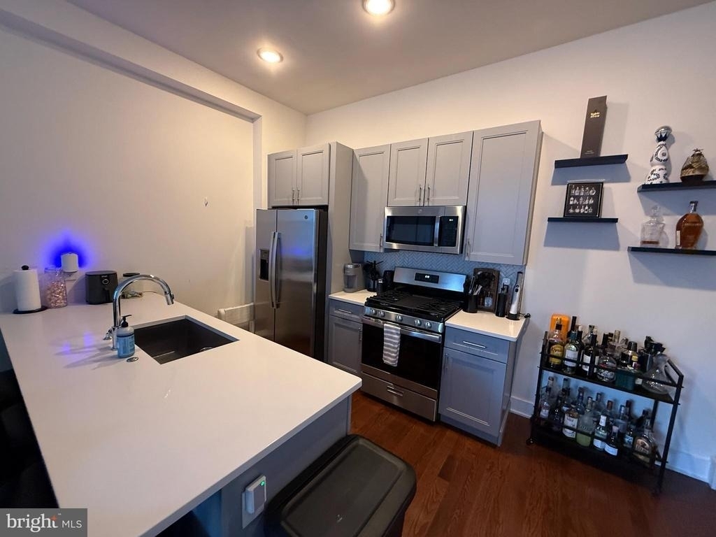 1115 Germantown Avenue - Photo 3
