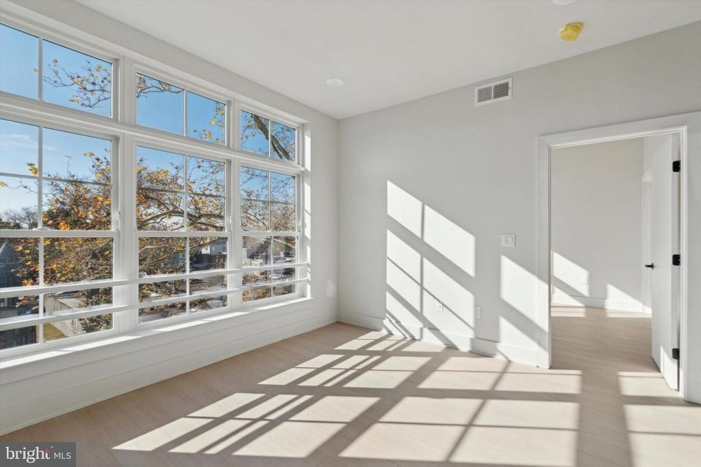 5521 Wayne Avenue - Photo 5