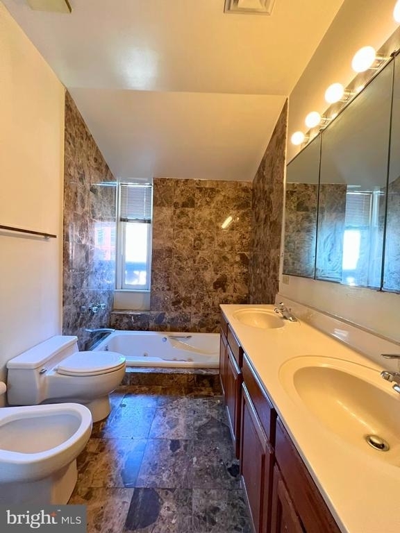 2030 Walnut Street - Photo 4