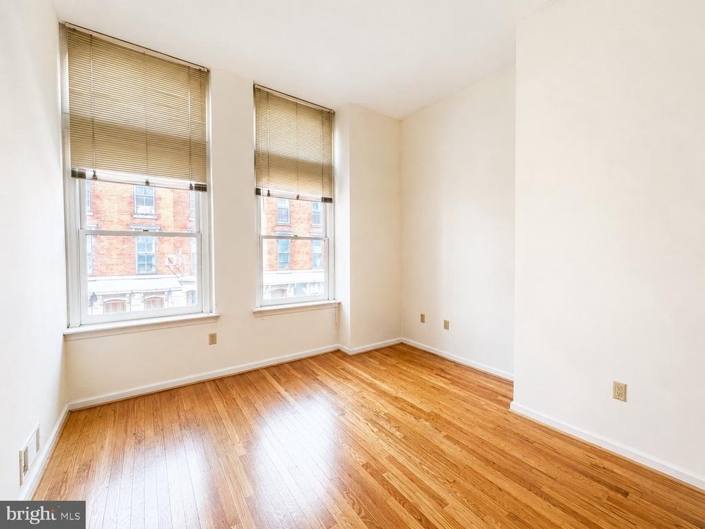 2030 Walnut Street - Photo 6