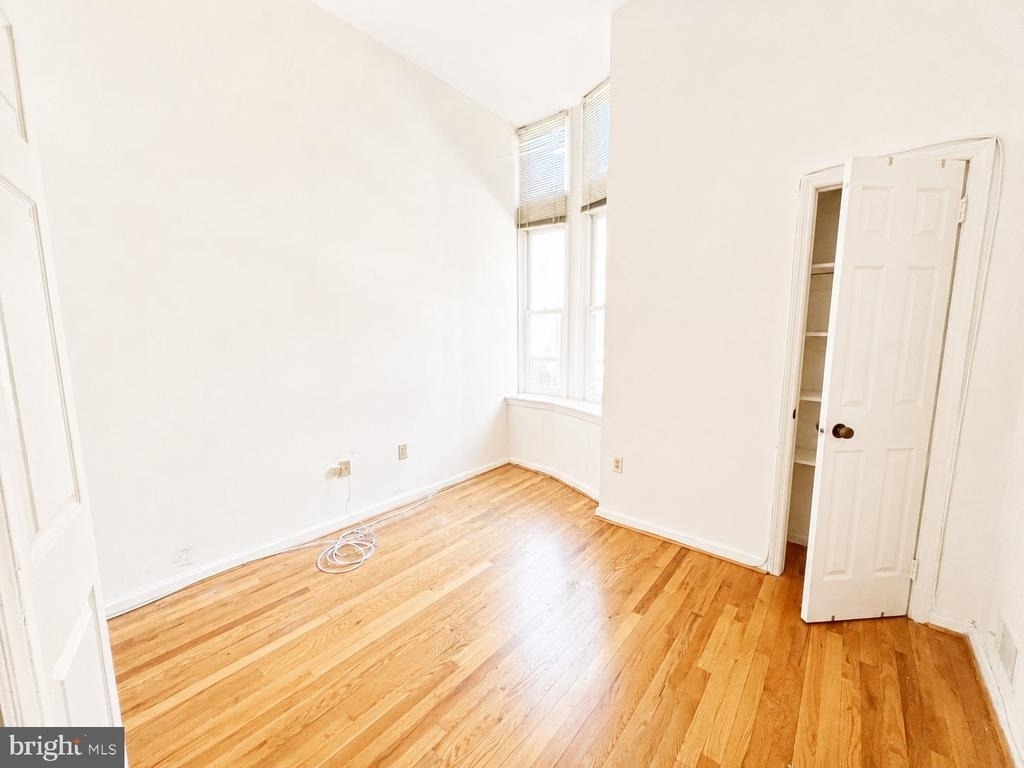 2030 Walnut Street - Photo 5