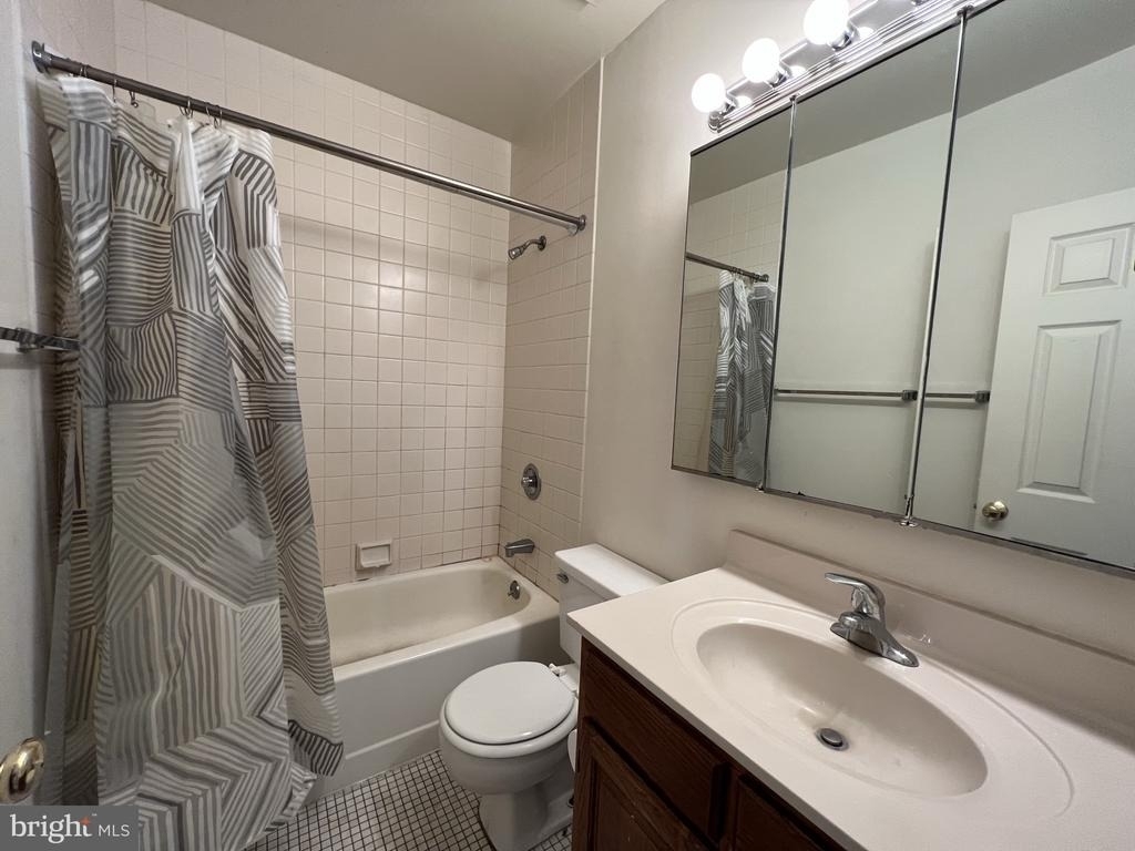2030 Walnut Street - Photo 8