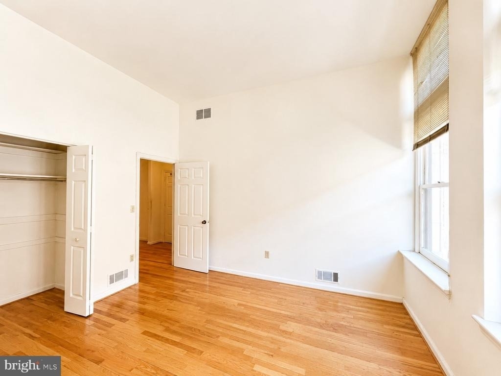 2030 Walnut Street - Photo 7