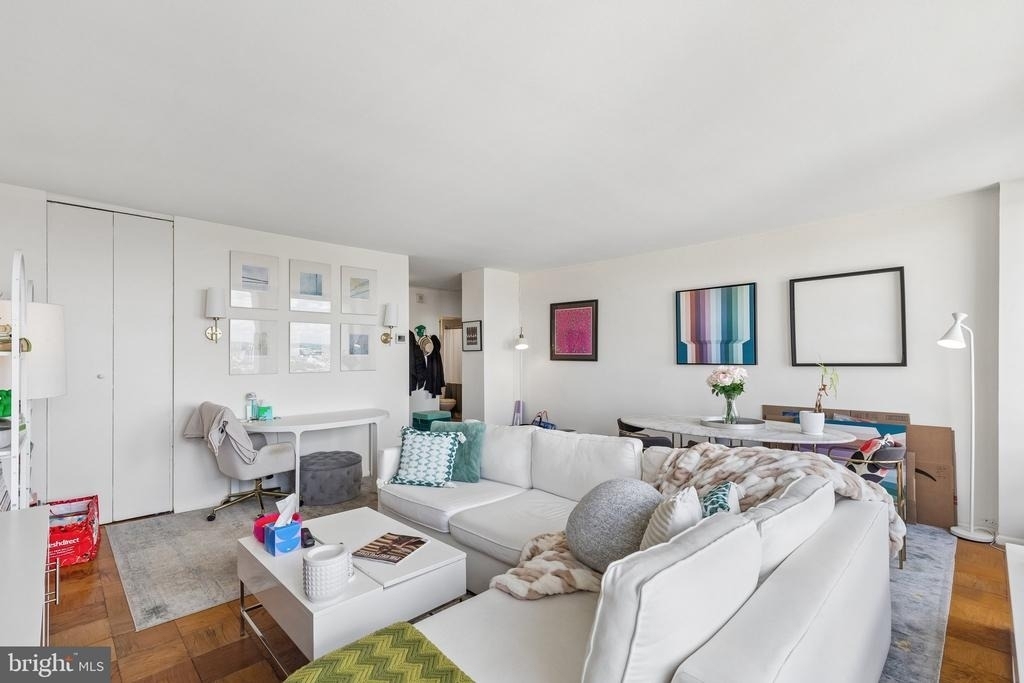 210 Locust Street - Photo 8