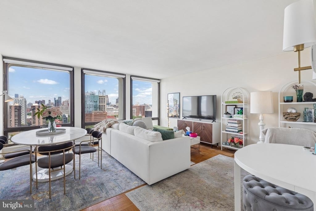 210 Locust Street - Photo 6