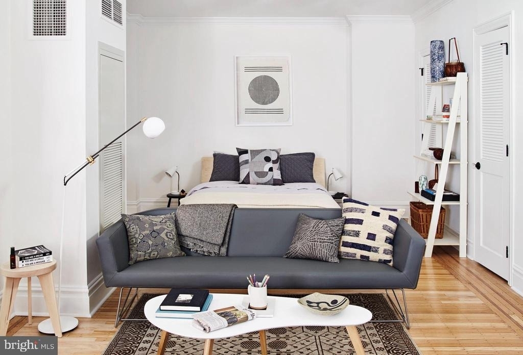 1520 Spruce Street - Photo 3