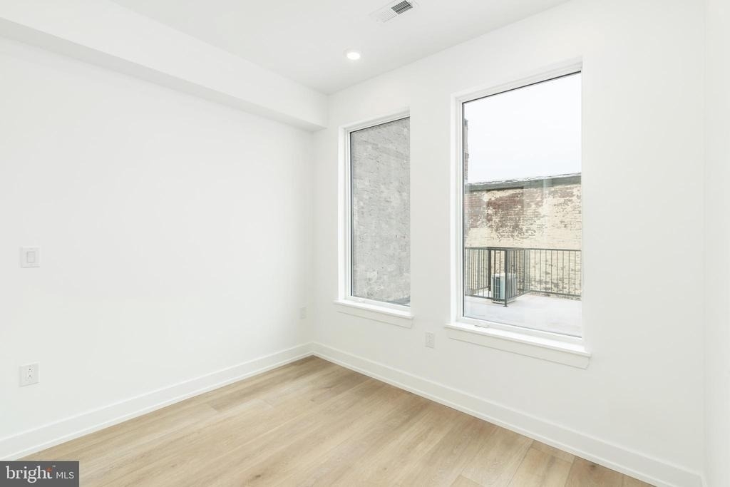 2002 Frankford Ave - Photo 16