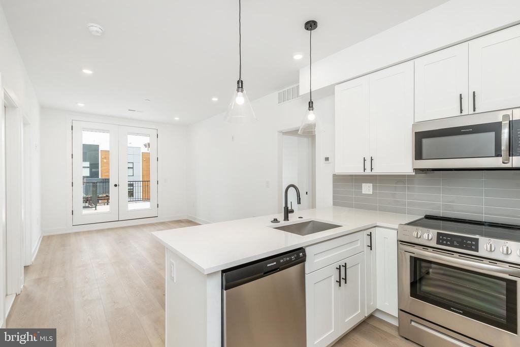 2002 Frankford Ave - Photo 4
