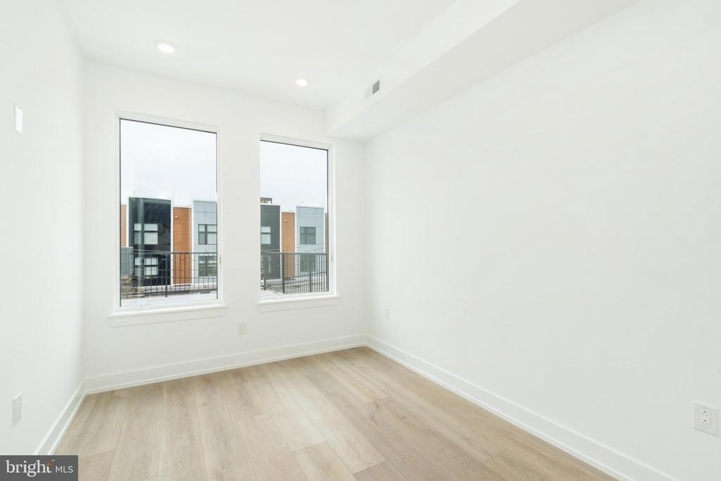 2002 Frankford Ave - Photo 11