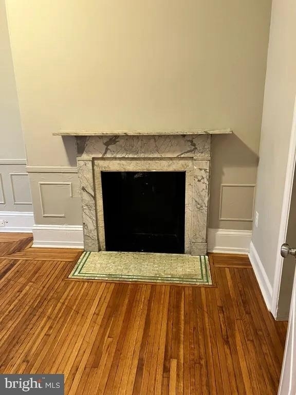 1527 Spruce Street - Photo 4