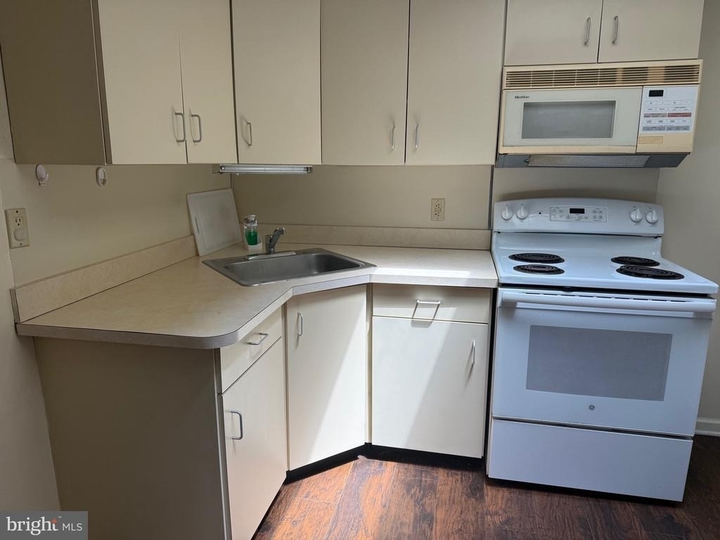 531 Byberry Road - Photo 5