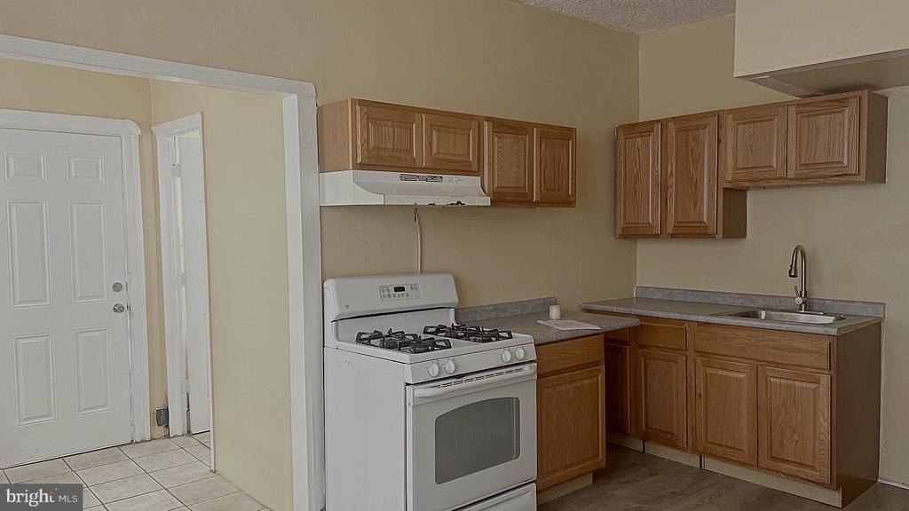 412 Lindley Avenue - Photo 9