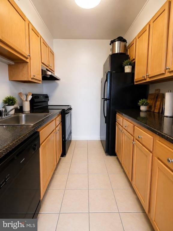 224 W Rittenhouse Square - Photo 2