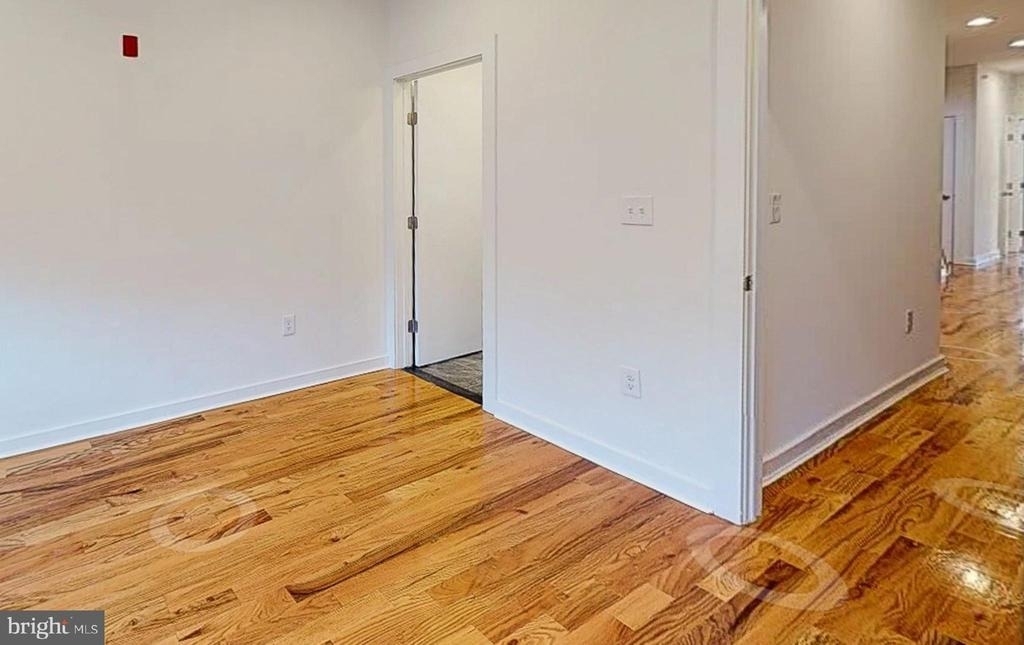 1642 N Marshall Street - Photo 3