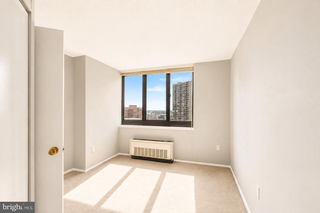 1420 Locust Street - Photo 7