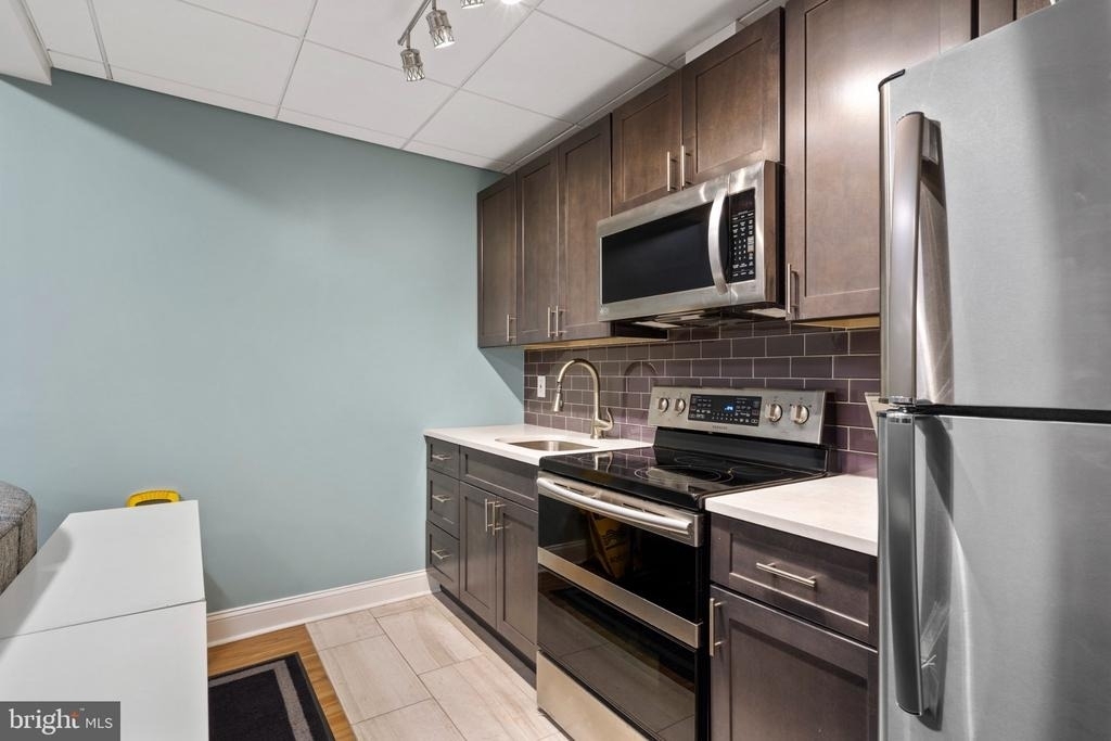 1420 Locust Street - Photo 16