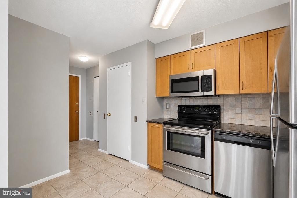 1420 Locust Street - Photo 6