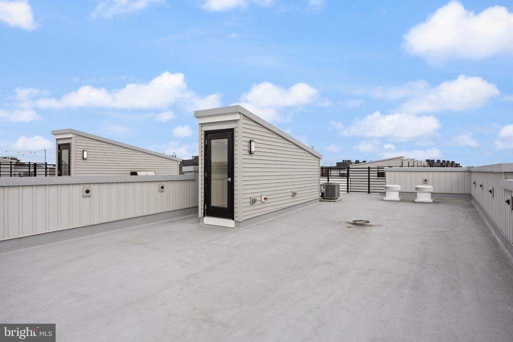 2150 Northbank Place - Photo 32