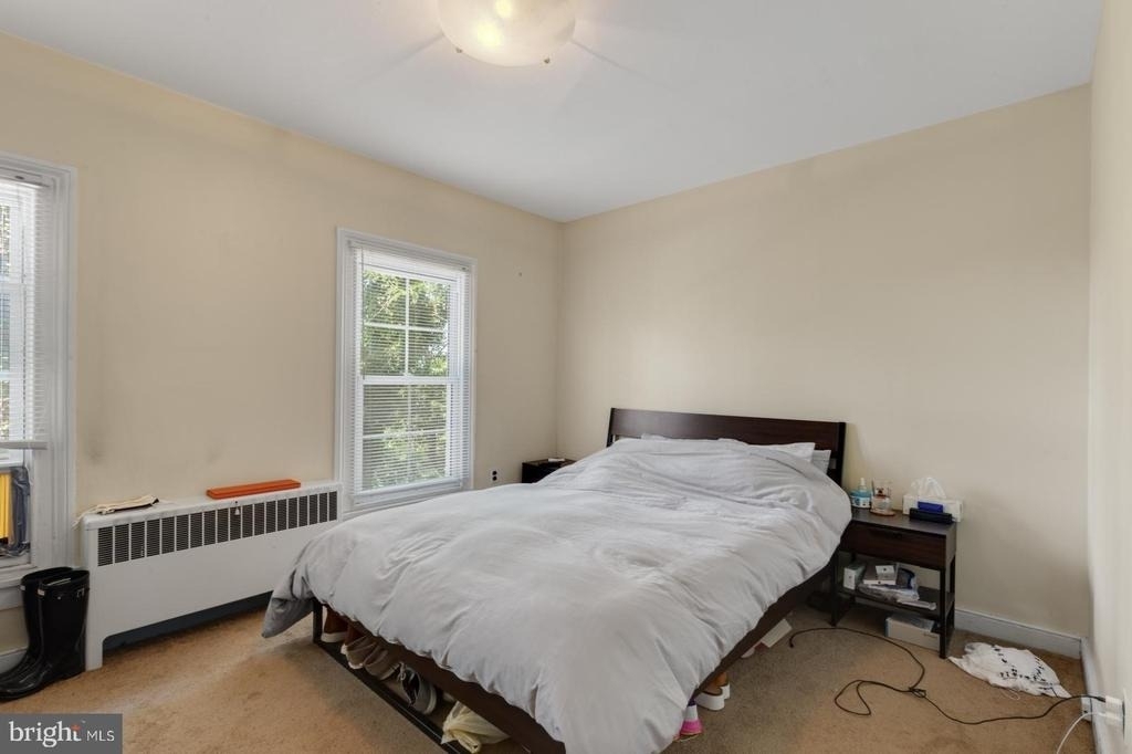 350 Green Lane - Photo 3