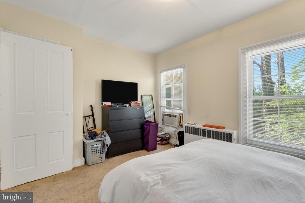 350 Green Lane - Photo 4
