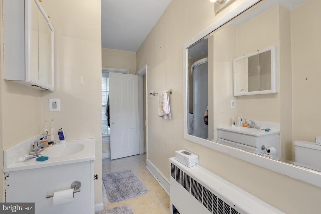 350 Green Lane - Photo 12