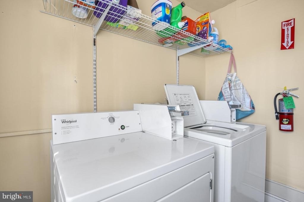 350 Green Lane - Photo 14