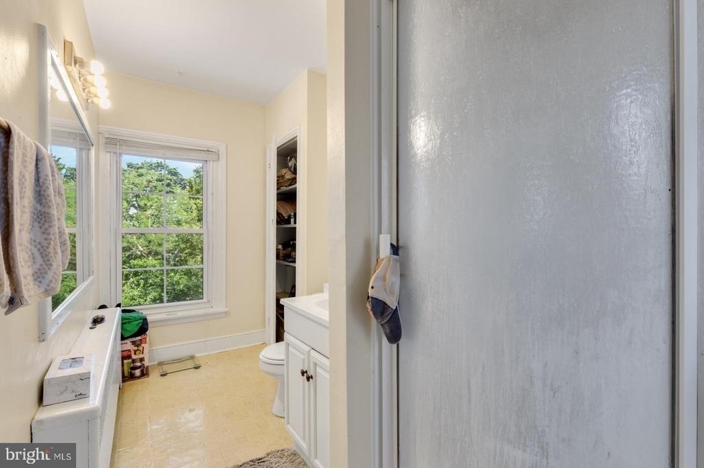 350 Green Lane - Photo 10