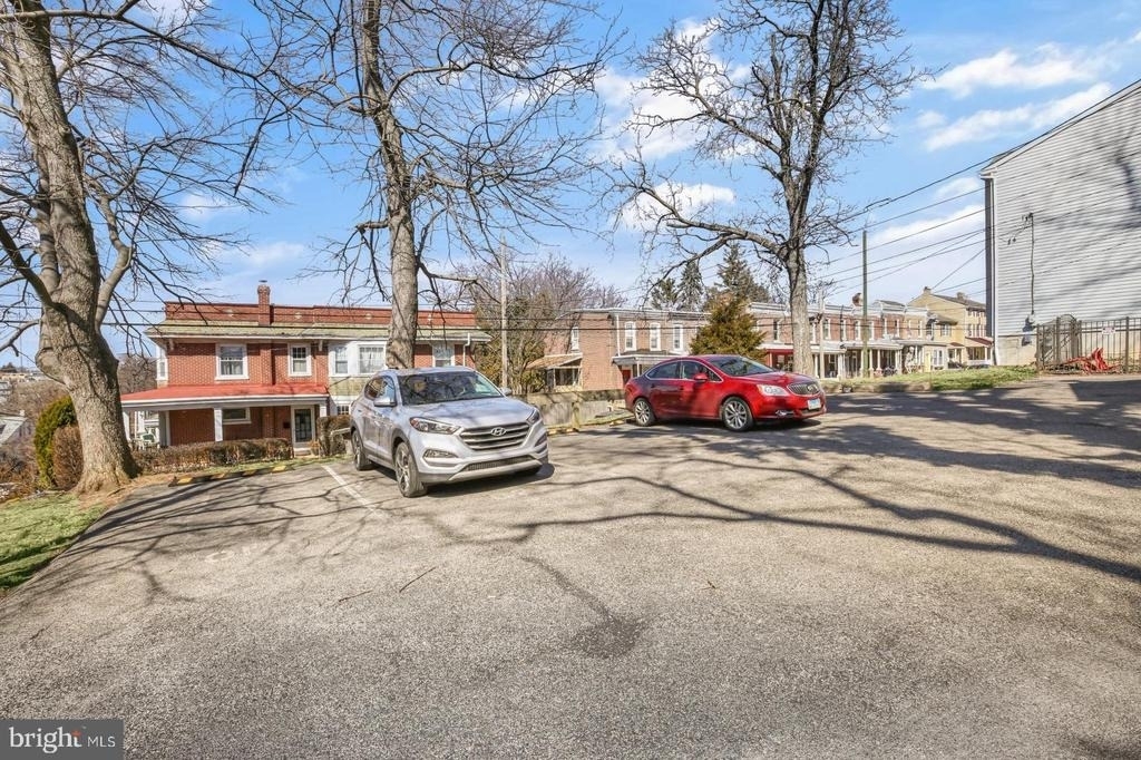 350 Green Lane - Photo 18