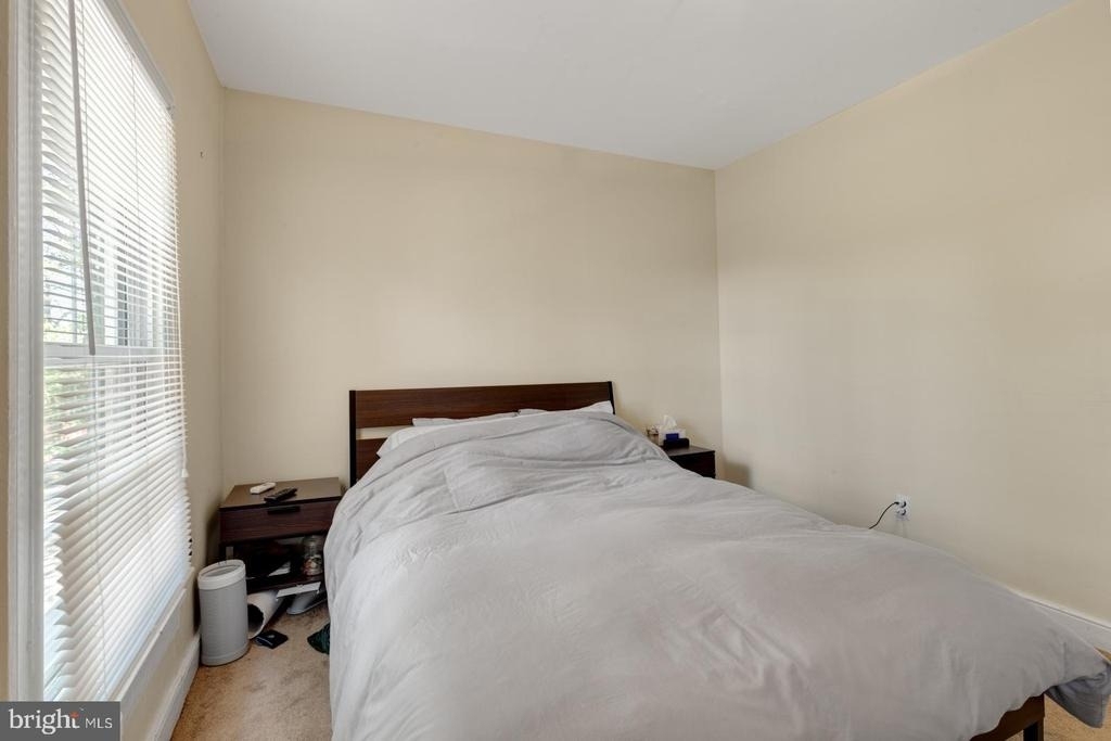 350 Green Lane - Photo 5
