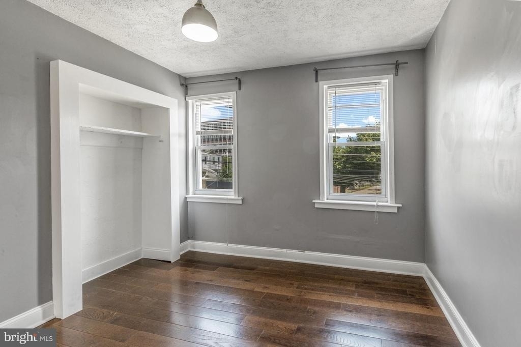 2564 Collins Street - Photo 14