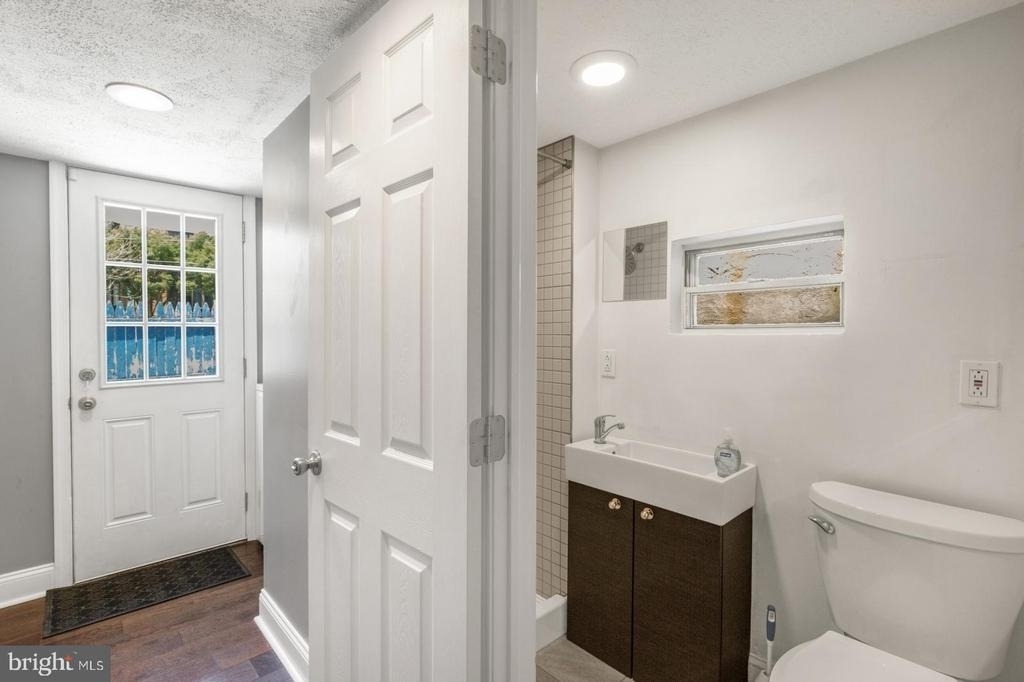2564 Collins Street - Photo 6