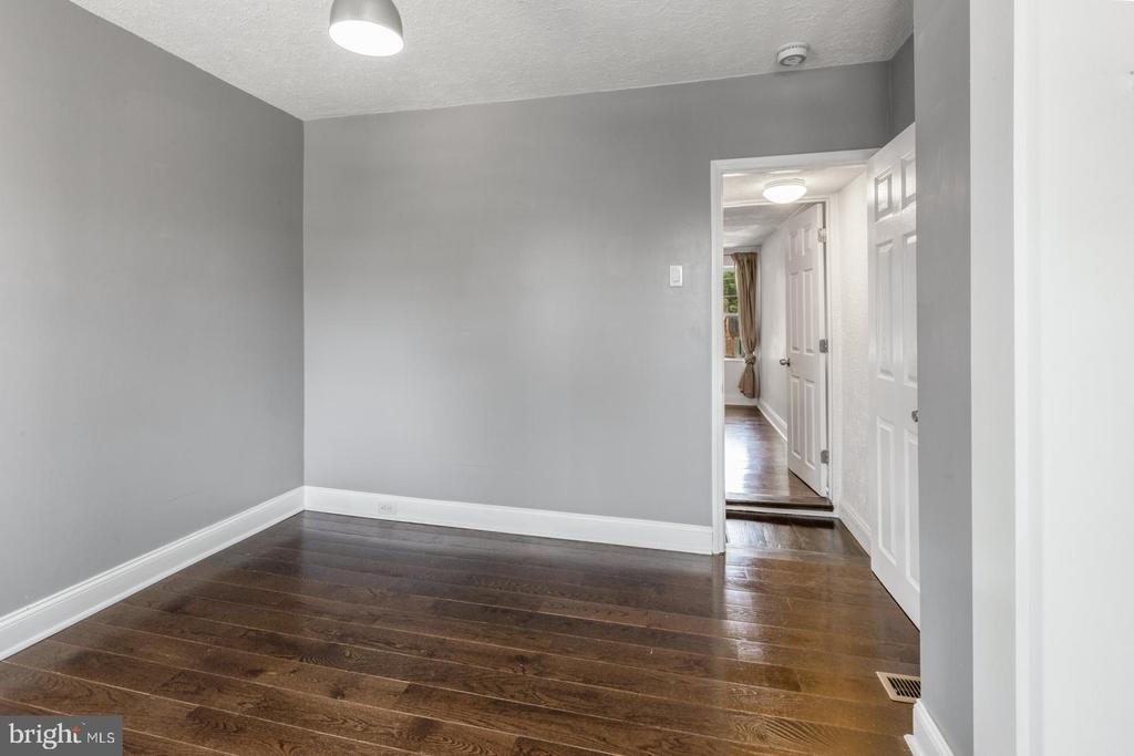 2564 Collins Street - Photo 12