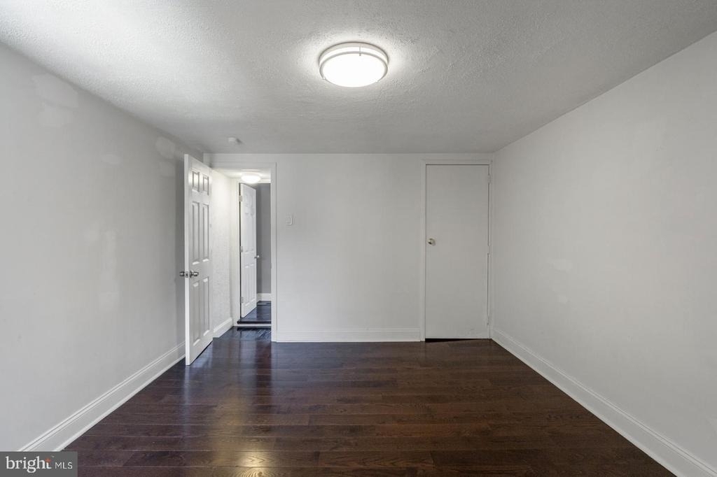 2564 Collins Street - Photo 17