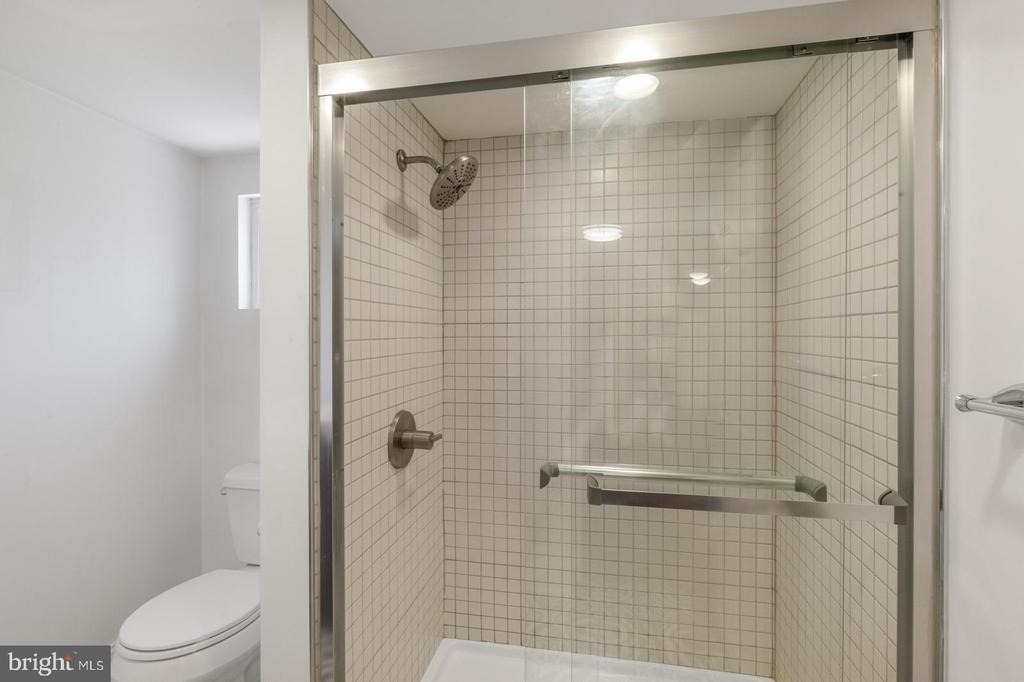 2564 Collins Street - Photo 21