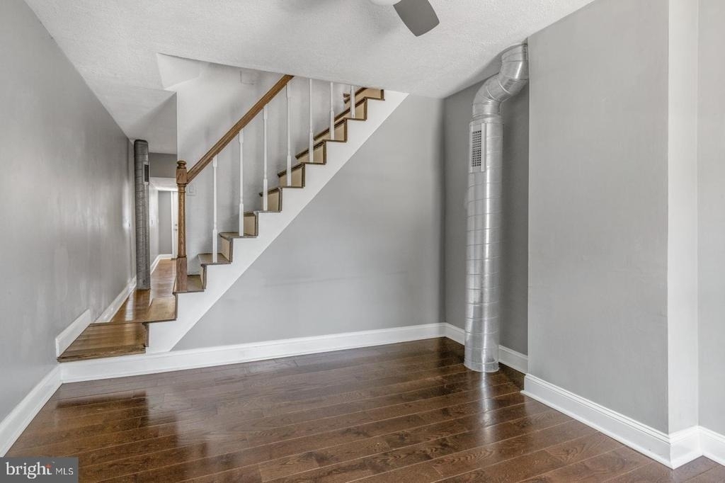 2564 Collins Street - Photo 1
