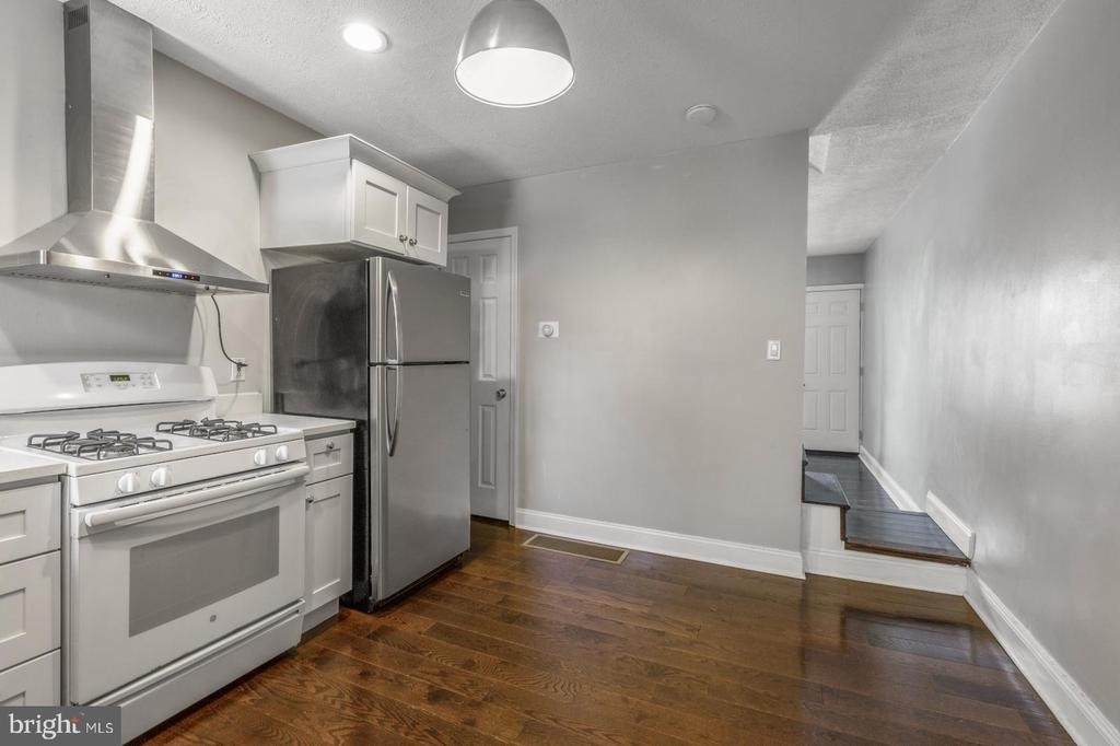 2564 Collins Street - Photo 5