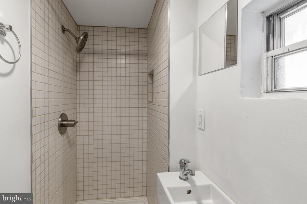 2564 Collins Street - Photo 7