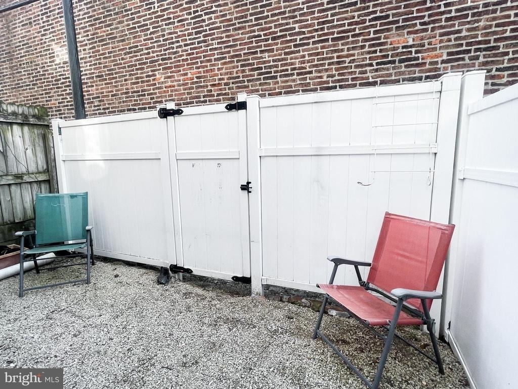 2642 Brown Street - Photo 10