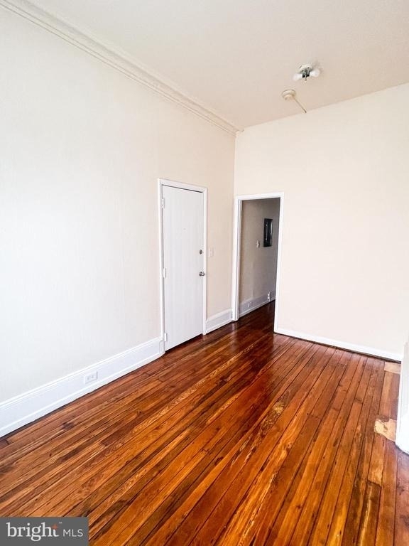 2642 Brown Street - Photo 3